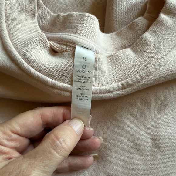 LULULEMON Perfectly Oversized Crew Sweatshirt, Feather Pink, size 10 - Picture 5 of 6
